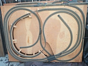 N Scale train track layout Table Top    unfinished   47" x 35"  well built