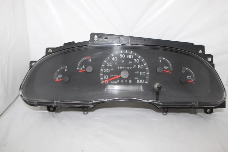 Cuadro de instrumentos velocímetro 99 medidores Ford E250/E350/E450SD 267.150 millas Foto 1 de 4