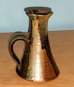 Jarrón pequeño de cerámica de arcilla firmado por artista Mack Chrisco 94 jarra NC vintage - Imagen 1 de 4