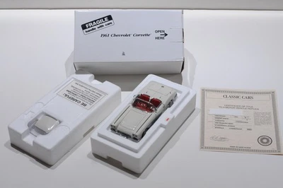 Chevrolet Corvette 1961 Danbury como nuevo armiño escala blanca 1:24 con certificado de autenticidad y caja Foto 1 de 4