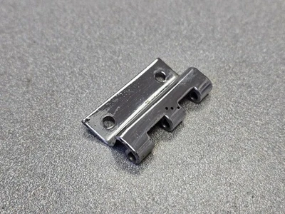 BONITO ORIGINAL PORSCHE 356A 356B 356C TRASERO CROMADO CUARTO VENTANA BISAGRA SECCIÓN #3 Foto 1 de 4