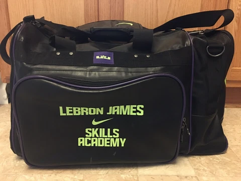 LeBron James Nike Official Skills Academy Duffle Bag Cavaliers Lakers RARE Cover