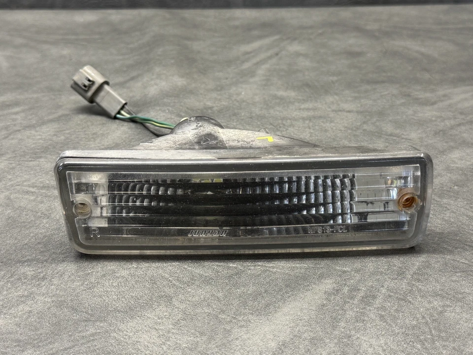 Luz intermitente delantera derecha lado pasajero Nissan 240sx S13 1989-1993 OEM Foto 1 de 4