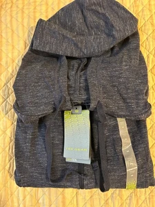 Neu mit Etikett Tek Gear Damengröße Medium Dry Tek Feather GRAU Reißverschluss WEICHE Kapuzenjacke - Bild 1 von 1