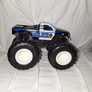 Hot Wheels Monster Truck - 018 HW POLIZIA 1:64 2024 - Foto 1 di 8