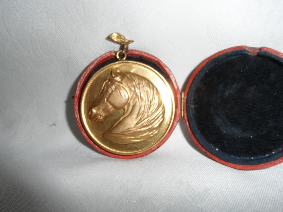 ANTIQUE GILT HIPPODROME MEDAL IST POSITION 1881 - Image 1 of 4