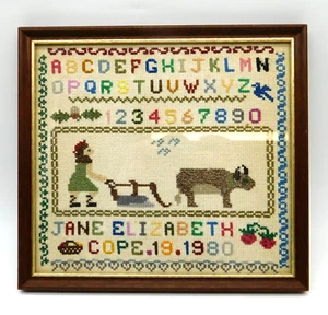 Muestreador bordado vintage 1980 alfabeto infantil Jane Elizabeth Cope - Imagen 1 de 4