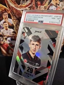 JESPER LINDSTROM Number Piece 18/29 DAKA Eintracht Frankfurt 2021-22 PSA 8 - Picture 1 of 2