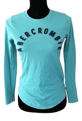 Camiseta de punto suave de Abercrombie & Fitch manga larga deletreada preppy Y2K Foto 1 de 4