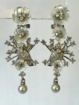 Eye catching Sterling Silver Art Earrings, Pearl, MOP Flowers, Omega Back - Image 1 of 4