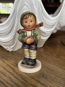 "It's Cold" Hummel Goebel Figur 421 Bodenstempel "Only Made For Members -Xlnt! - Bild 1 von 7