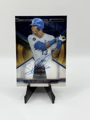 2015 Topps Strata - Autographs Salvador Perez #SA-SP Blue /99 (AU) - Image 1 of 2