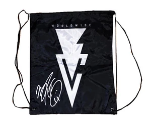MOCHILA DE CUERDA DE DIBUJO FIRMADA A MANO WWE FINN BALOR CON PRUEBA DE IMAGEN Y CERTIFICADO DE AUTENTICIDAD - Imagen 1 de 4