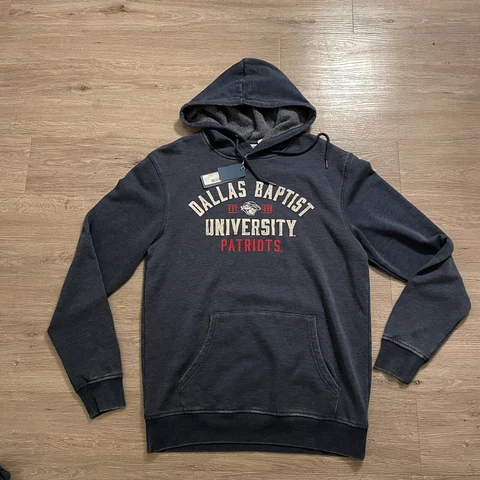 Dallas Baptist University Patriots Medium Unisex Hoodie Pullover Faded Blue Cover
