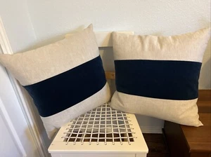 Livabliss Armando Collection 22 inch Navy & Cream Linen & Velvet Pillows (2) - Picture 1 of 9