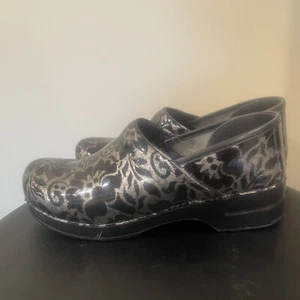 DANSKO Clogs Black Floral Womens Size 42 Nursing Slip On Shoe Professional - Picture 1 of 11