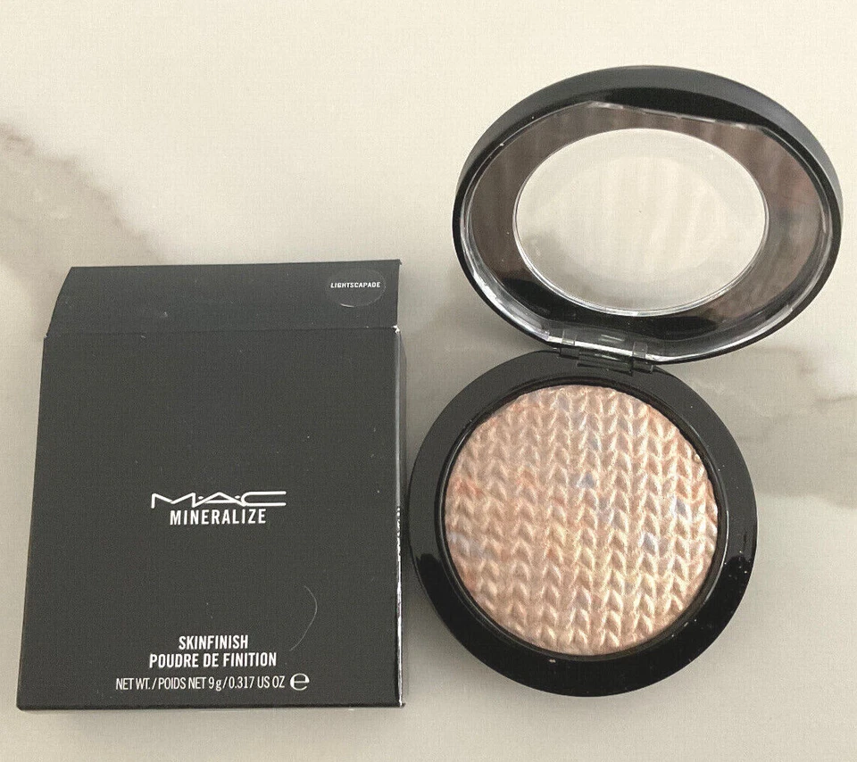 MAC Mineralize Skinfinish LIGHTSCAPADE - Image 1 of 1