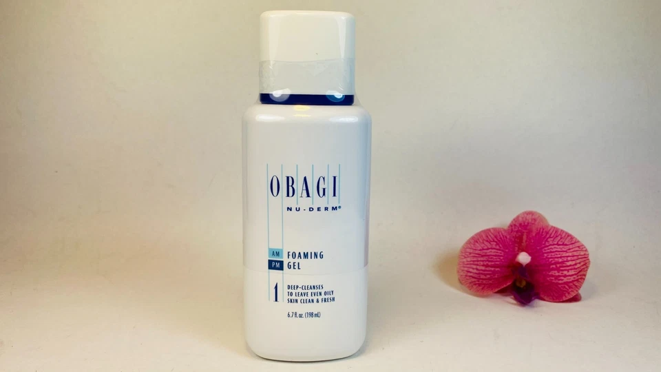 Gel de limpeza espumante Obagi Nu-Derm 6,7 oz/200 ml - Imagem 1 de 1