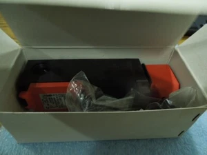 Banner Model: SI-LS42UMH Safety Switch. PN: 47878.  New Old Stock - Picture 1 of 2