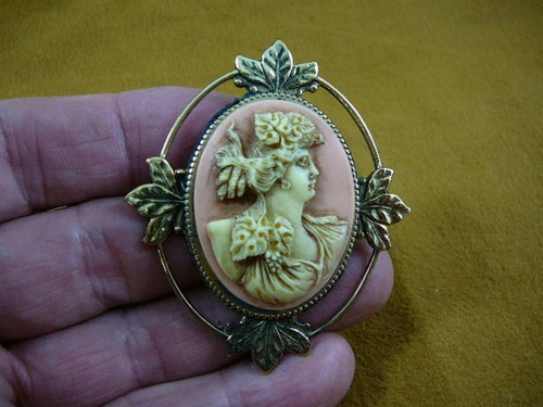 OFF WHITE (CM34 28) COLLANA CIONDOLO DONNA FOGLIE UVA bianco sporco rosa CAMEO Spilla Gioielli