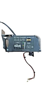Akku Ladegerät Auto Wohnwagen Wohnmobil Battery CHARGER Numatic - Bild 1 von 4