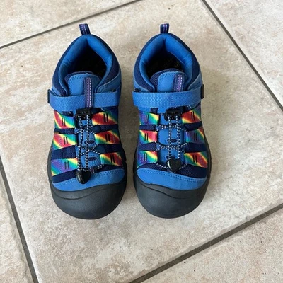 Zapatilla deportiva Keen Big Kid talla 5 Bungee VELCR0 azul arco iris Foto 1 de 4