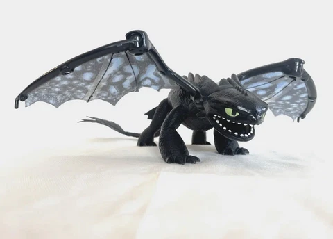 12" TOOTHLESS "HOW TO TRAIN YOUR DRAGON" ACTION FIGURE LIGHTS SOUND 2018 DWALLC Cover