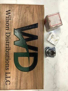 NSB 10250T4 Pushbutton Push-Pull 3 Position NEMA 3/3R/4/4X/12/13 Watertigh - Picture 1 of 5