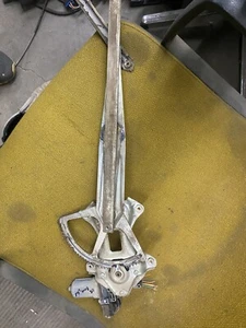 04-09 TOYOTA PRIUS OEM FRONT LEFT DRIVER SIDE WINDOW REGULATOR MOTOR - Picture 1 of 5