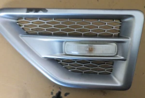 LAND ROVER FREELANDER 2 L359 2011 GS PASSENGER SIDE FRONT WING AIR VENT GRILL - Picture 1 of 3