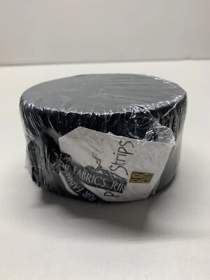 "Tiras de gelatina RJR Telas Pixie Rollo Negro 40 tiras de 2,5"" x 44""" Foto 1 de 4