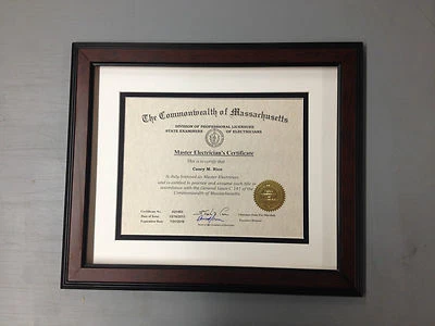 Marco de diploma de nogal de 11"x14" con 2 tapetes (marco de madera de alta calidad) Foto 1 de 3