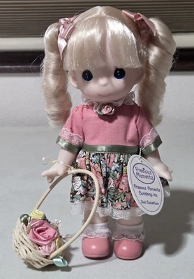 Muñeca niña de Pascua Precious Moments con cesta 2002 Foto 1 de 4