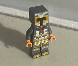 Lego Minecraft Skin 1 853610 verpixelte Minifigur gelb orange Rüstung Minecraft - Bild 1 von 6