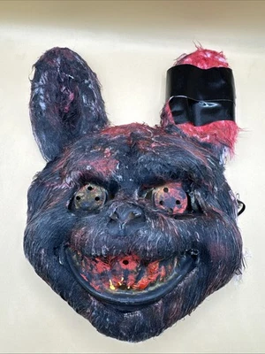 Handgefertigte blutige Hase Kaninchen Maske Kunststoff bemalt Fell Erwachsene - Bild 1 von 4