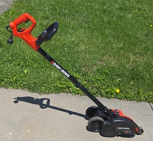 Black & Decker Edge Hog Corded Electric Edger & Trimmer LE750 7.5" Blade Works - Picture 1 of 21