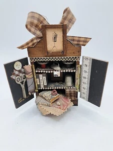 Alte Deko Näherei - Holzfigur Haus - Couture - H 14 cm - Bild 1 von 12