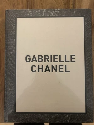 Coco Chanel Bildband gebundene Ausgabe NEU (englische Version) - Bild 1 von 4