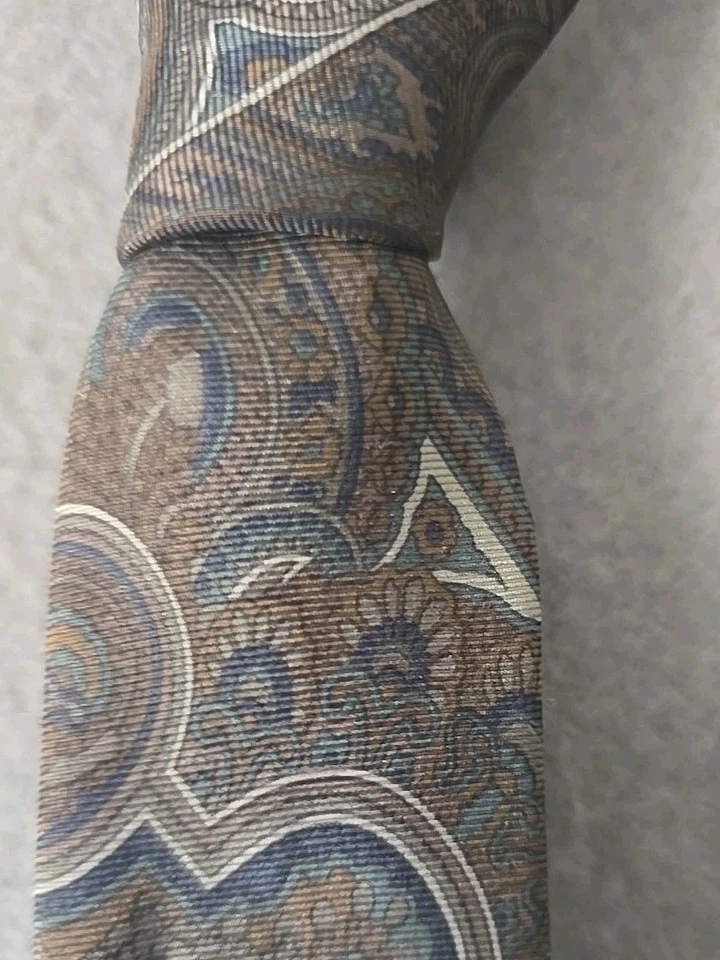 Gravata Surrey Sophisticates SEDA FRM Itália gola paisley feita nos EUA 57 pol X 3,5 pol - Imagem 1 de 4