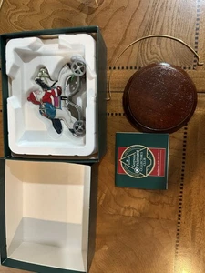 Hallmark Keepsake Ornament Collectors Club Galloping Into Christmas 1991 - Picture 1 of 5
