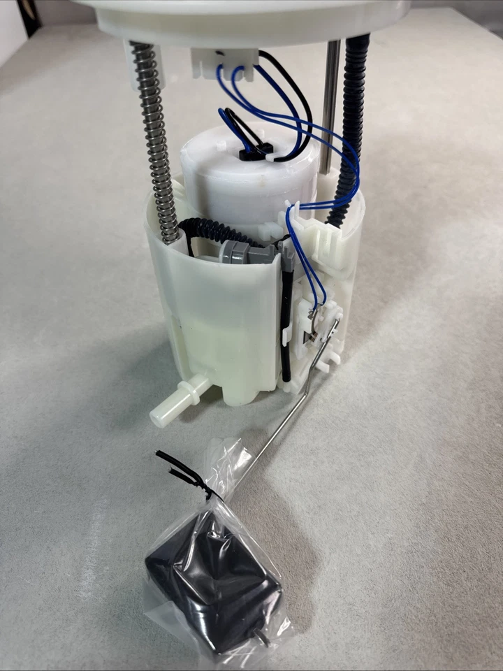 Conjunto de bomba de combustible para Ford Taurus 2013-2019 Lincoln MKS 2014-2016 3,5 L 3,7 L AWD Foto 1 de 4