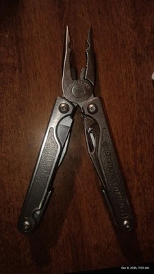 Multiherramienta Leatherman Charge TTi rara hoja de 154 cm ya no fabricada -   Foto 1 de 3