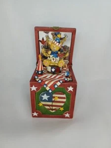 STUDIO NOVA HOLIDAY CHRISTMAS TOY CHEST MUSIC BOX "DECK THE HALLS" 8" TALL IOB - Picture 1 of 5