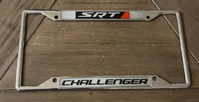 Marco de placa Dodge Challenger SRT PLATEADO metal Au-tomotive dorado Foto 1 de 3