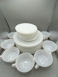 Set of 29 Vtg. Hazel Atlas  Crinoline 11 Dinner Plates  11 Saucers 7 Cups Milk - Picture 1 of 7