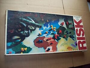 vintage 1975 RISK world conquest game by Parker Brothers complete game ROUGH BOX