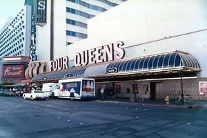 LAS VEGAS, ANFANG-MITTE 80er, VIER KÖNIGINNEN, DIGITALBILD - Bild 1 von 1