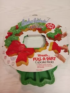 Create N Celebrate Wreath Pull Apart Cupcake Mold New - Picture 1 of 5