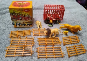 Vintage Elm Toys Sunshine Serie Zirkus Set Löwe Bändiger Zubehör OVP - Bild 1 von 12