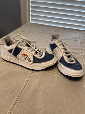 DENVER BRONCOS REEBOK SNEAKERS SIZE 8 Men/SIZE 10 Women NFL OFFICIALLY LICENSED Cover